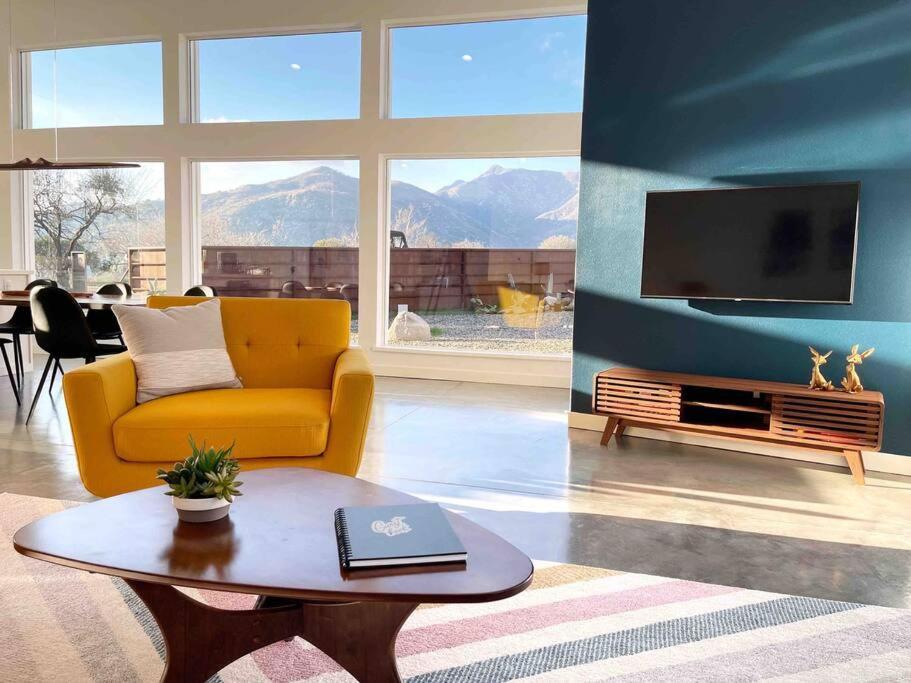 Eagle Rock Nest ～quiet & Gorgeous Mountain Views Holiday home *